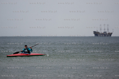 Gdynia. Meta Morskiego Maratonu Kajakowego 3 Mola....