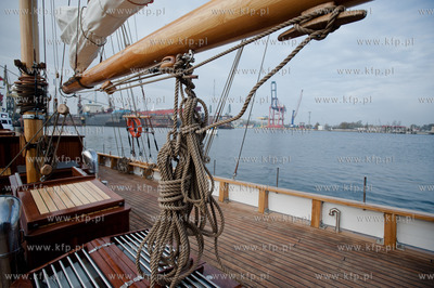 Gdansk. Stocznia Remontowa. Prezentacja zaglowca STS...