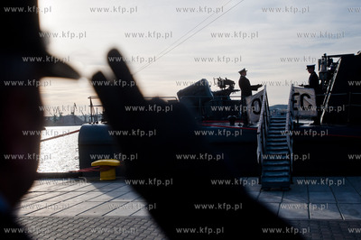 Port Wojenny w Gdyni. Ceremonia ostatniego opuszczenia...