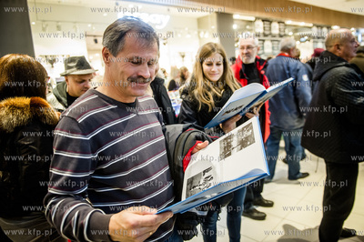 Gdynia. Centrum Handlowe Riviera. Premiera i promocja...