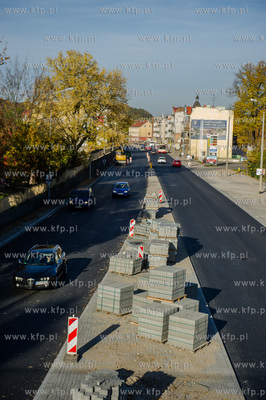 Gdansk. Ostatnie prace na remontowanzm odcinku Traktu...