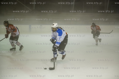 Gdańsk. Oliwa. Mała tafla Hali Olivia. Mecz inaugurujacy...