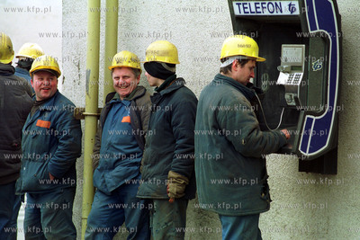 Drugi dzien strajku w Stoczni Gdynia S.A. Stoczniowcy...