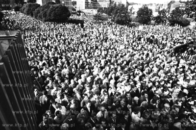 Strajk w Stoczni Gdanskiej im. Lenina Nz. mieszkancy...