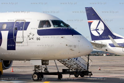 Gdansk,Rebiechowo. Z powodu zlej widzialnosci na Warszawskim...