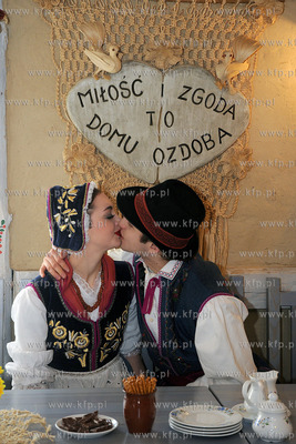 Czlonkowie Zespolu Piesni i Tanca Mazowsze odwiedzili...