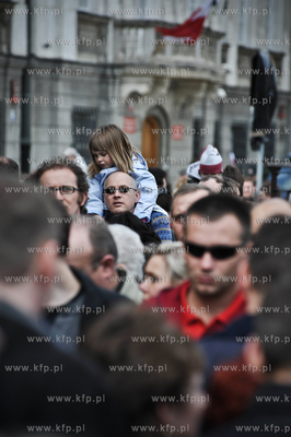 Pozegnanie pary Prezydenckiej na Krakowskim Przedmiesciu...