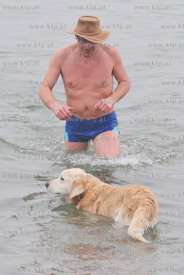 Plaza w Gdyni Redlowie. Klub Morsow Gdynskich przywital...