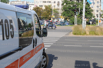 Terenowy moze wszytko, nawet parkowac na schodach....