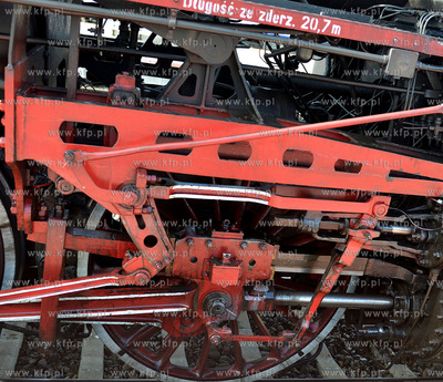 Przejazd pociagiem specjalnym, ciagnietym przez parowoz...