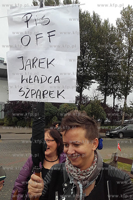 Ogólnopolski strajk kobiet w Gdyni na Skwerze Kościuszki....