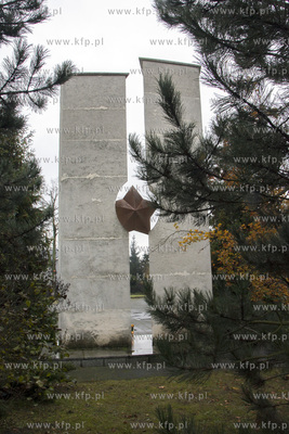 Cmentarz Zolnierzy Radzieckich w Pruszczu Gdanskim....