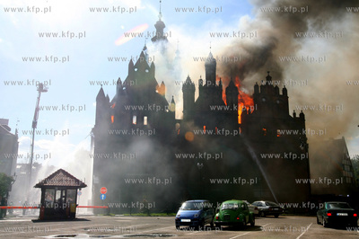 Pozar zabytkowego kosciola sw Katarzyny w Gdansku.
Nz....