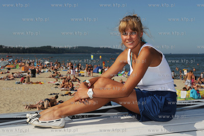 Marta z serialu "Na Wspólnej " siedzaca na sopockim...