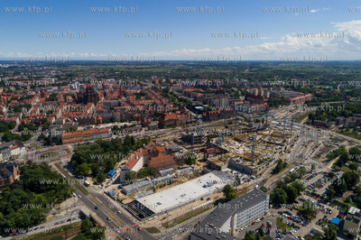 Budowa centrum handlowego Forum Gdańsk. Środkiem...
