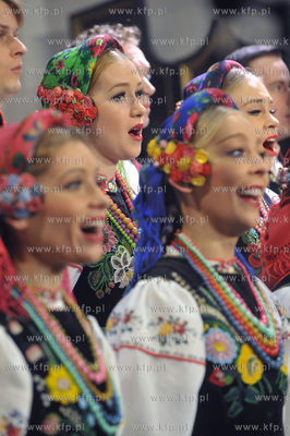 Koncert koled w wykonaniu zespolu Mazowsze w kosciele...
