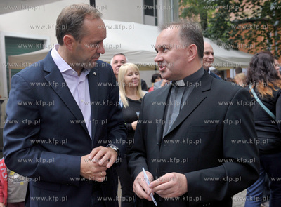 Festyn charytatywny Zeszyt dla Ucznia odby   si   na...