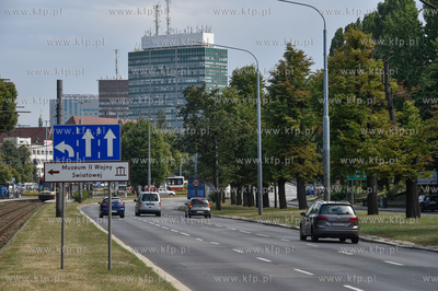 Widok na Zieleniaka z al. Zwycięstwa w Gdańsku. 11.07.2018...