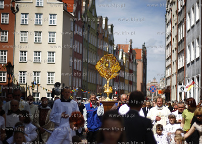 Gdansk. Sw. Bozego Ciala. Nz procesja ulicami starowki.
11.06.2009
fot....