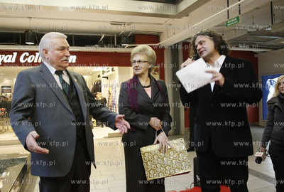 Gdansk. Centrum handlowe Manhattan. Premiera i promocja...