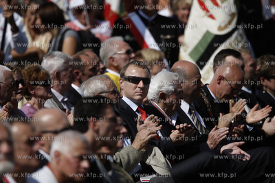 Gdansk. Plac Solidarnosci. Uroczysta msza sw. z okazji...