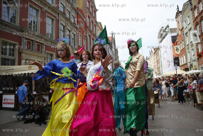 Gdansk. Festiwal Szekspirowski. Dziecieca parada festiwalowa...