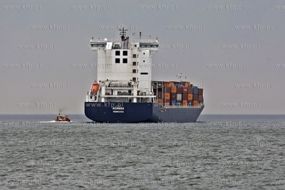 Gdynia. Port. Kontenerowiec Reinbek.
22.02.2012
fot....