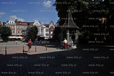 Sopot. Ul. Bohaterow Monte Cassino. Nz. kapliczka przy...