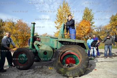 Traktor Ursus C451, ktory od przeszło 40 lat zdobi...