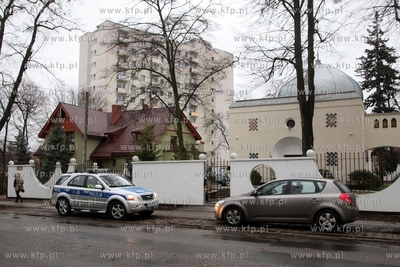Policjanci zabezpieczaja meczet przy Abrahama w Gdansku.
12.01.2015
fot....