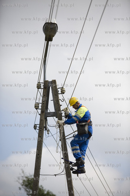 Skutki nawałnicy, która z piątku na sobotę przeszła...