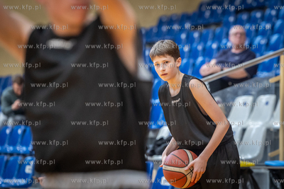 Hala 100-lecia Sopotu. Trening drużyn juniorskich...