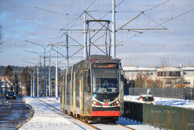 Złoty tramwaj d wag n8c reklamujący Muzeum Narodowe...