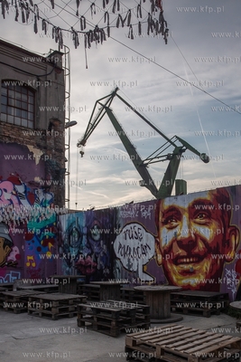 Gdańsk.  Życie kulturalno - rozrywkowe na terenach...