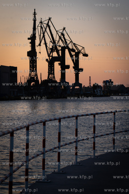 Gdańsk, Polski Hak. Nz. Zachód słońca nad Martwą...