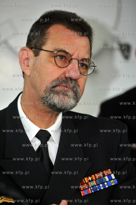 Polska Marynarka Wojenna przejmuje dowodzenie Stalego...