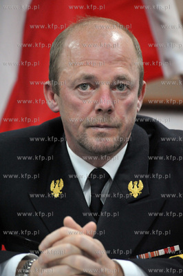 Okrety 12 panstw uczestniczacych w miedzynarodowych...