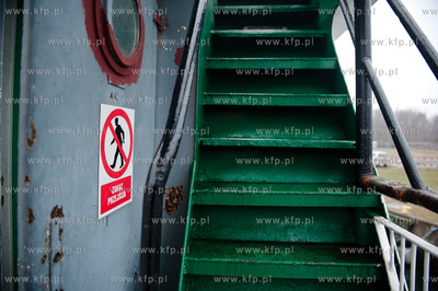 Gdansk. Platna samochodowa przeprawa promowa laczaca...