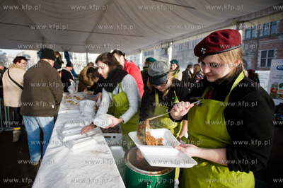Gdansk. Targ Weglowy. XVIII Wigilia dla ubogich, samotnych...