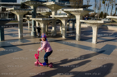 Gdynia. Pierwszy prawdziwie wiosenny, sloneczy i cieply...