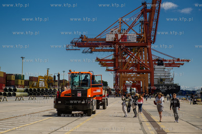 Dzien otwarty Baltyckiego Terminala Kontenerowego w...