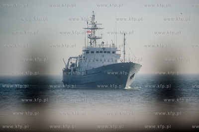 Port Wojenny w Gdyni Oksywiu. ORP Arctowski z grupą...