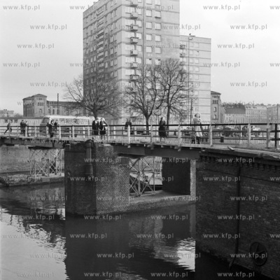 Drewniana kładka nad Motlawą na wysokości ul. Szopy...