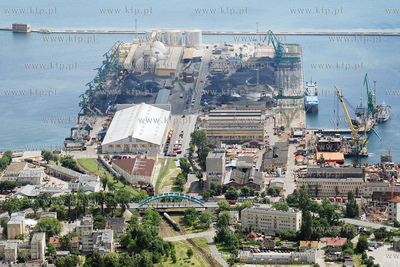 Gdynia z lotu ptaka. Nz. Nabrzeza i magazyny porotwe
29.06.2007
Fot....