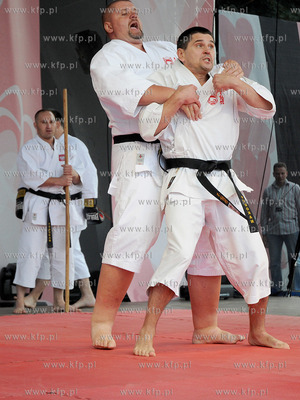III Ogolnopolski Zlot Fanow M jak Milosc. Pokaz karate...