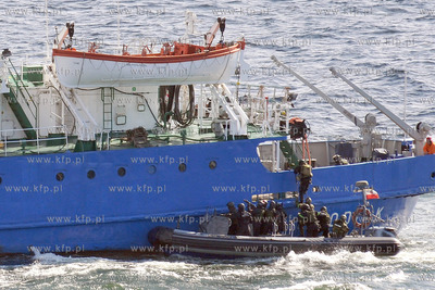 Wody Zatoki Gdanskiej. Antyterrorystyczne manewry pod...