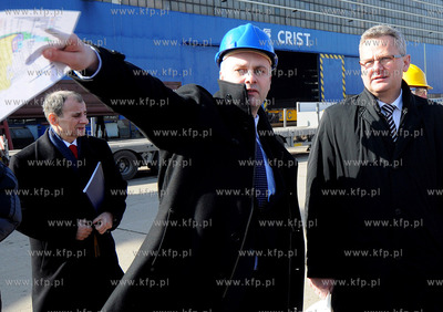 Minister Skarbu Aleksander Grad odwiedzil spolki dzialajace...