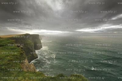 Irlandia. Klify Moheru to jedno z najbardziej imponujacych...