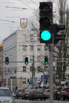 Gdynia, ul. Swietojanska. Sygnalizacja swietlna w okolicy...