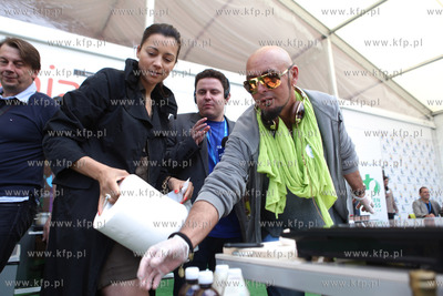 Festiwal Karuzela Cooltury w Swinoujsciu.
Sniadanie...